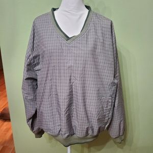 Cabellas large pullover.